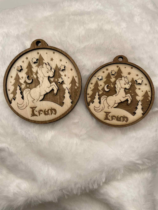 Boule de Noël cheval personnalisable modèle Lucie Ocaria et Compagnie