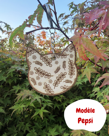 🐱 Porte-clé tête de chat en bois – Motif floral