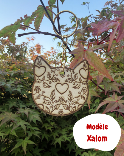 🐱 Porte-clé tête de chat en bois – Motif floral