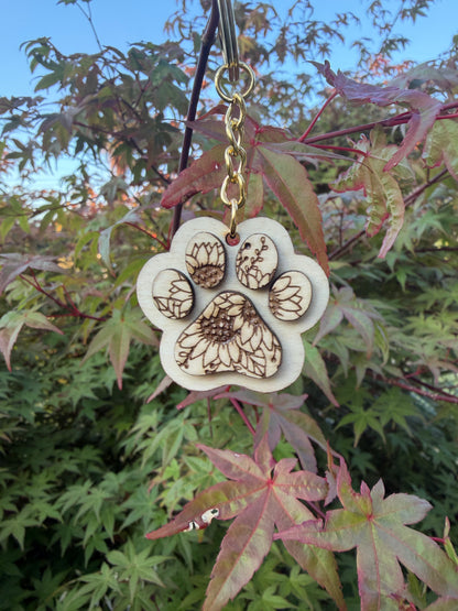 Porte-clé empreinte de chien en bois avec tournesol gravé