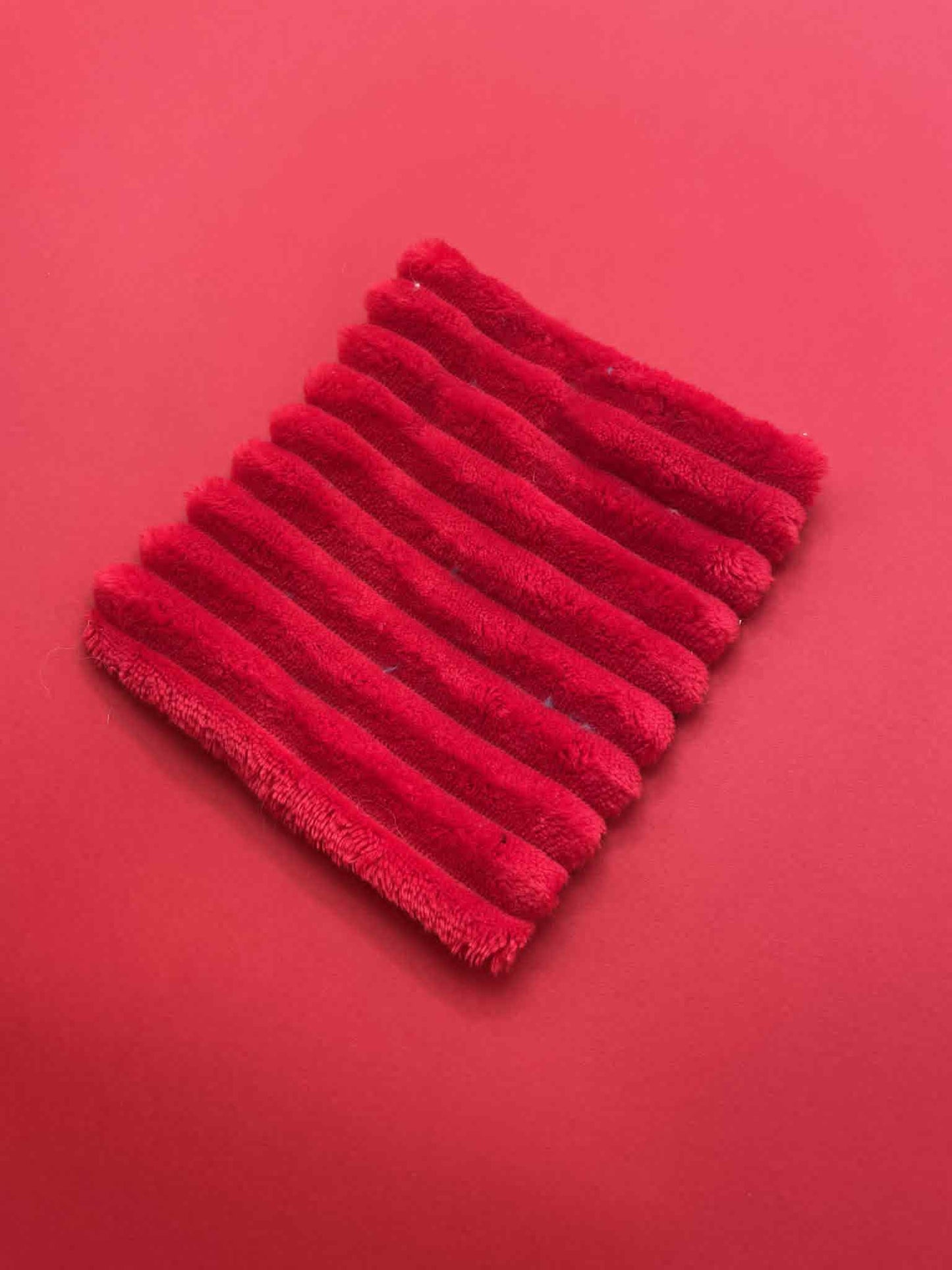 Carré Crispy jouet pour chat à la valérianne Jardin fleuri rouge